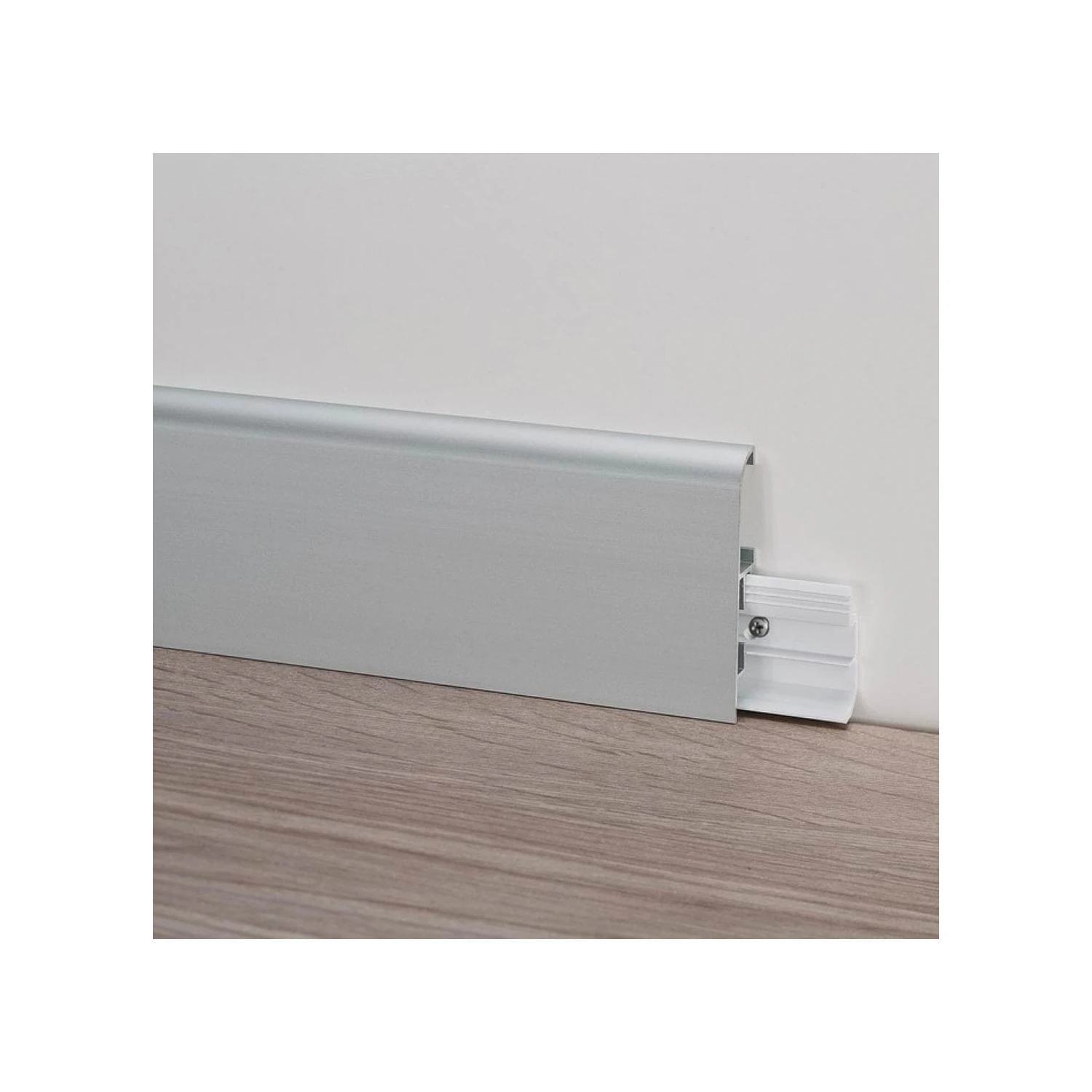 Battiscopa Alluminio Argento Metal Line 93 + 5 Supporti 1 Battiscopa Alluminio Argento Metal Line 93 + 5 Supporti