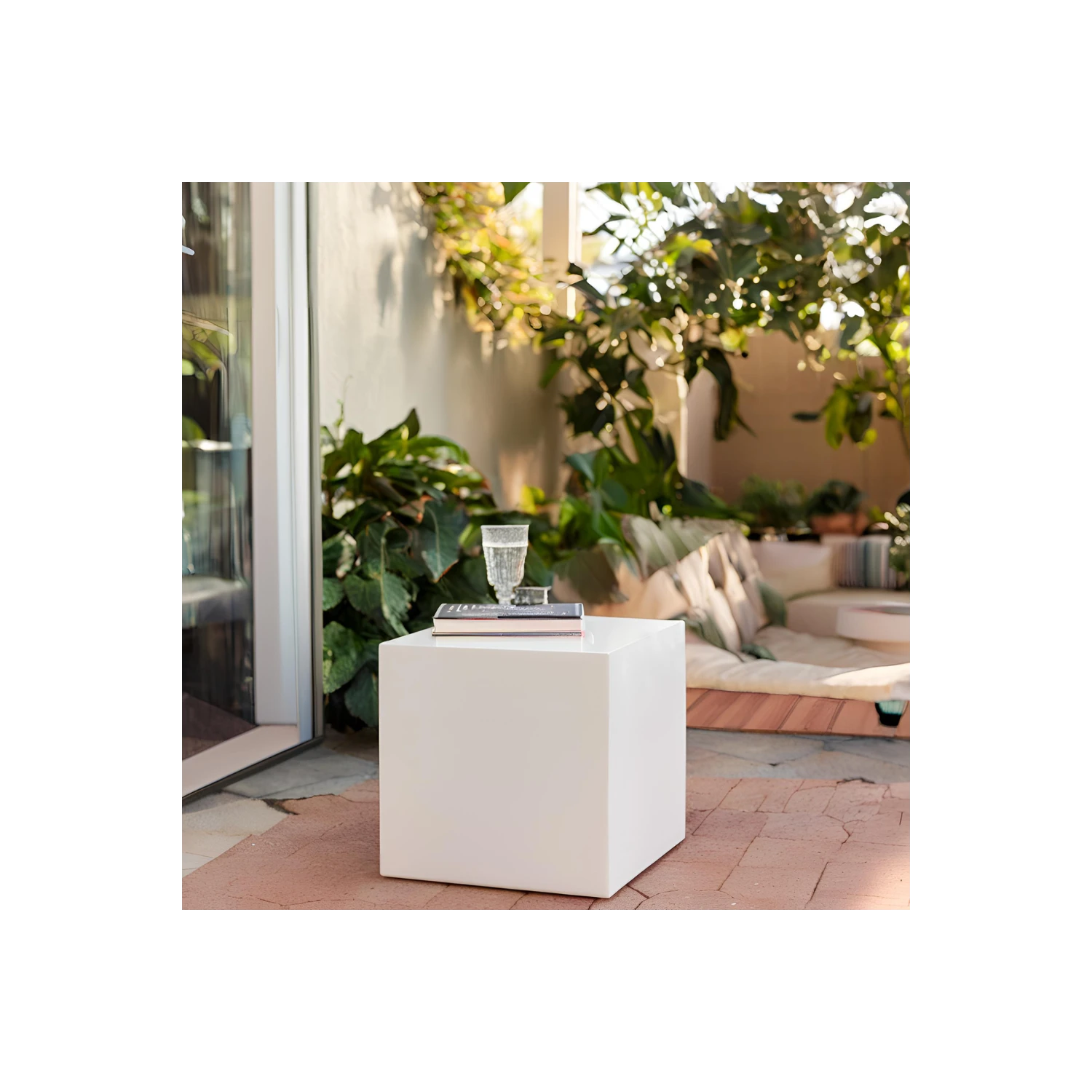 Cubo Multiuso In Polietilene Bianco Per Interni Ed Esterni 2 Cubo Multiuso In Polietilene Bianco Per Interni Ed Esterni - immagine 2