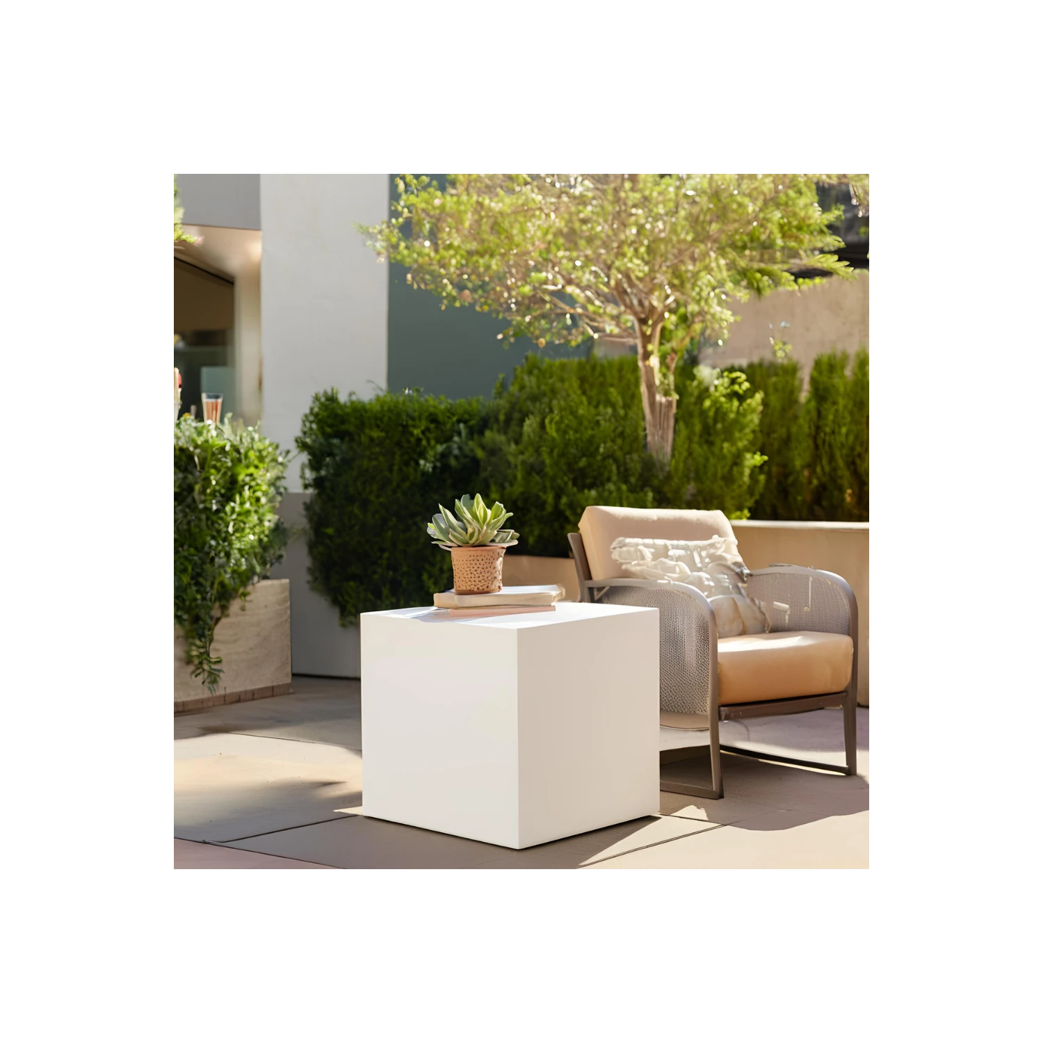 Cubo Multiuso In Polietilene Bianco Per Interni Ed Esterni 3 Cubo Multiuso In Polietilene Bianco Per Interni Ed Esterni - immagine 3