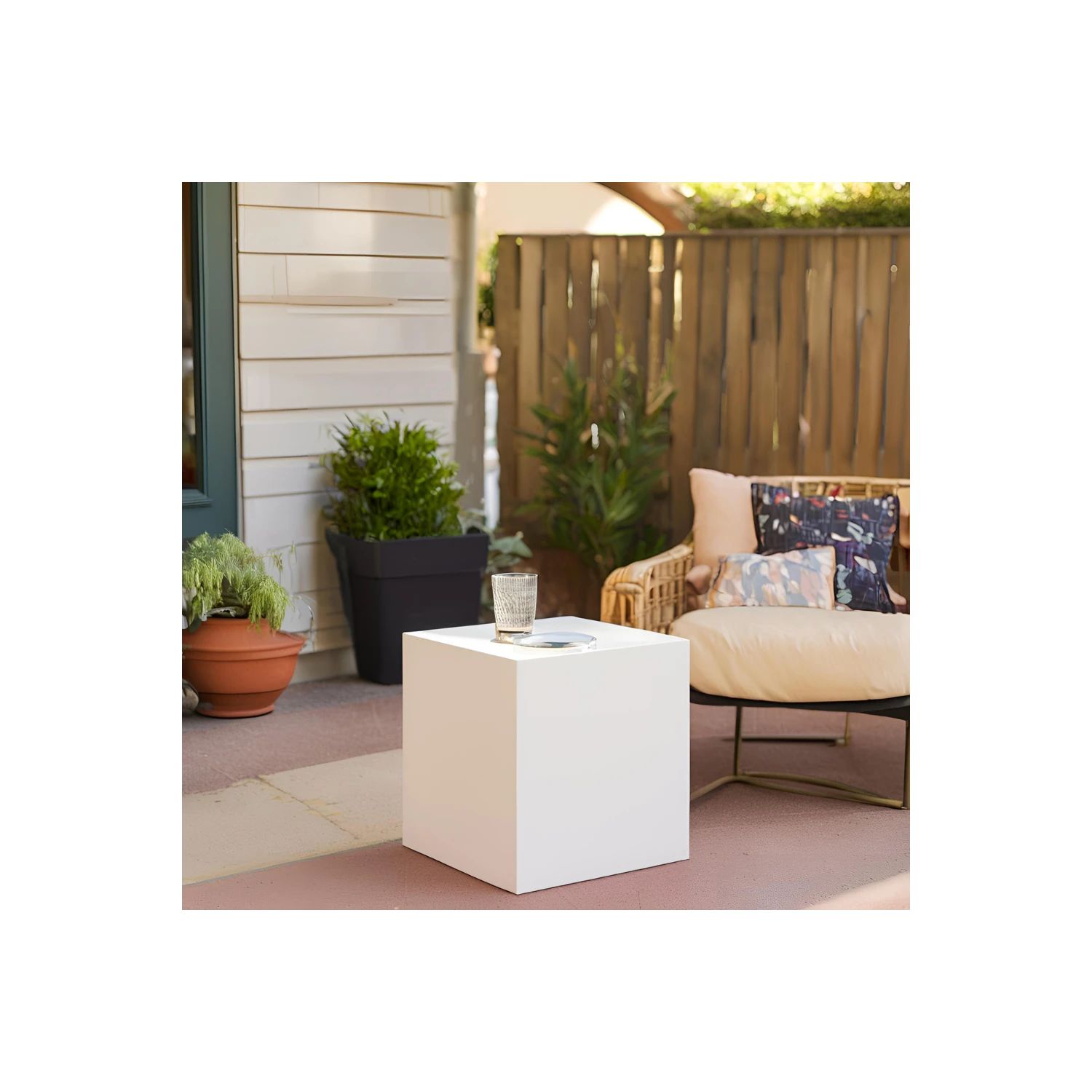 Cubo Multiuso In Polietilene Bianco Per Interni Ed Esterni 1 Cubo Multiuso In Polietilene Bianco Per Interni Ed Esterni