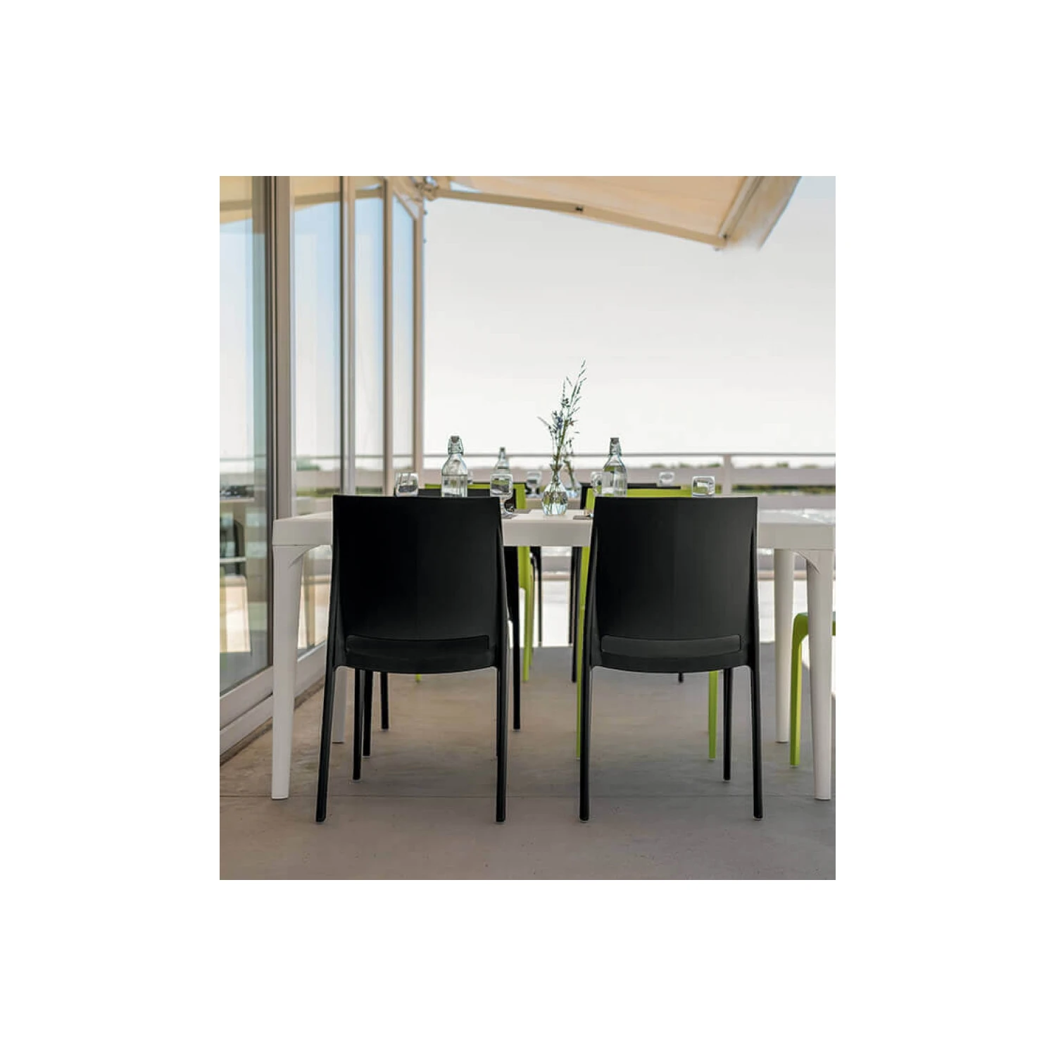 Sedia Impilabile In Polipropilene Colore Nera Volga 3 Sedia Impilabile In Polipropilene Colore Nera Volga - immagine 3